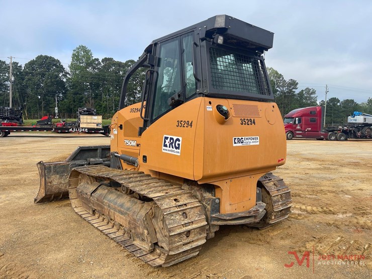 2018-case-750m-wt-image-5