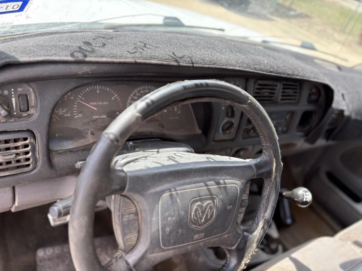 l1---2001-3500-2wd-dodge-flat-bed-image-16