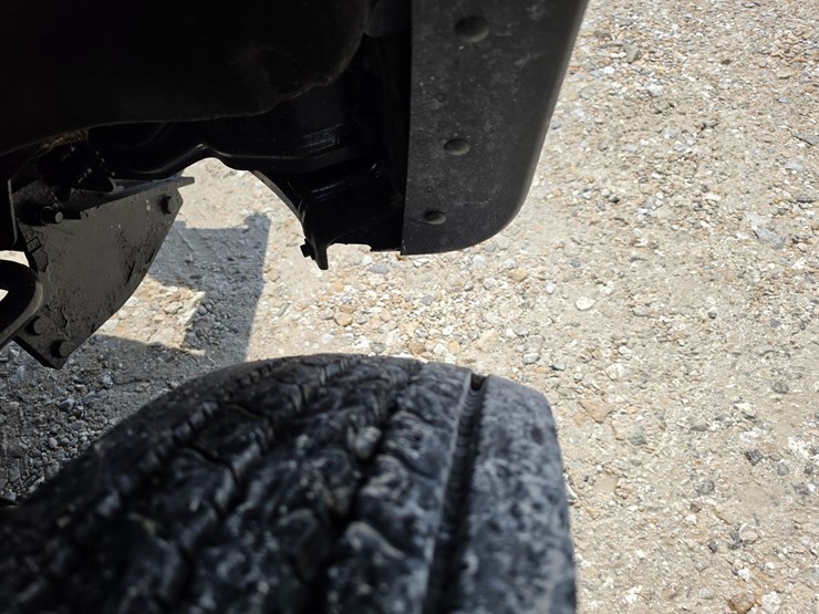 2011-ford-f550-image-19