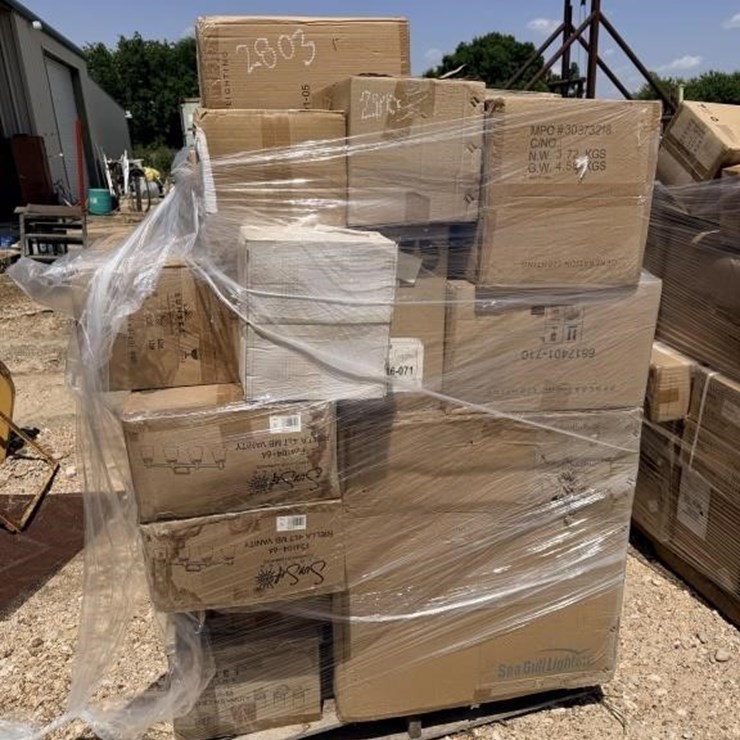 L3 - Pallet of Light Fixtures