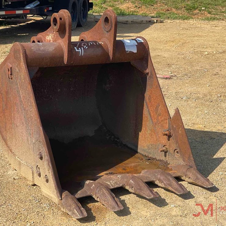 41" TOOTH BUCKET EXCAVATOR ATTACHMENT