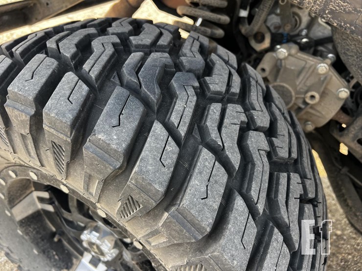 2025-john-deere-gator-xuv-835r-image-21