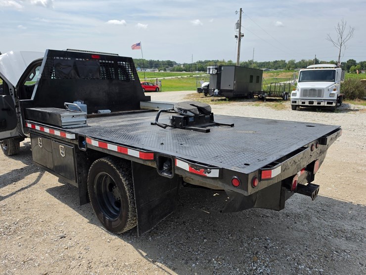 2011-ford-f550-image-48