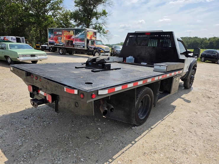2011-ford-f550-image-7