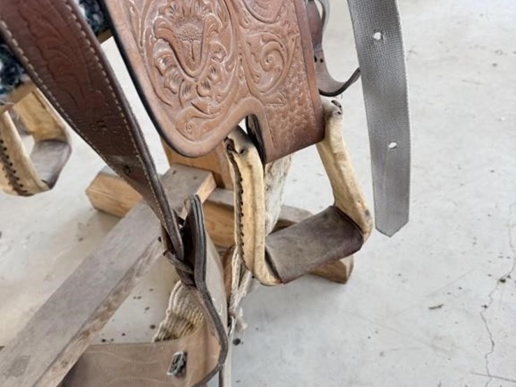 sl---saddle-&-stand-image-10
