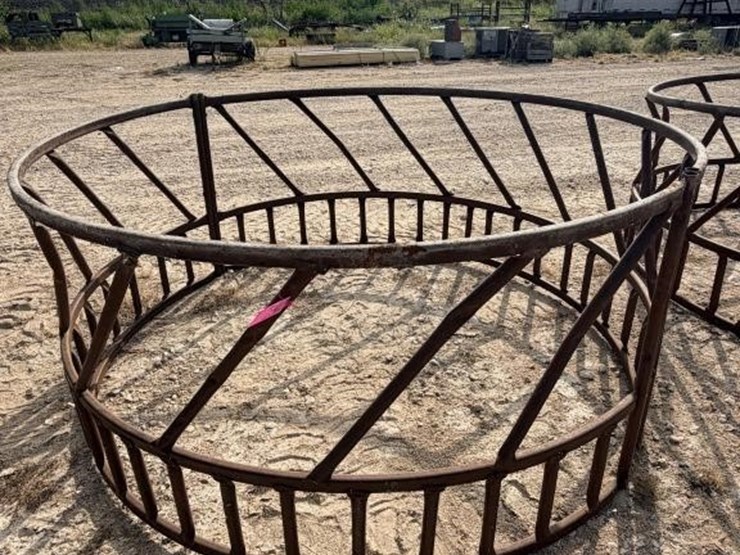 l3---hay-ring-image-1
