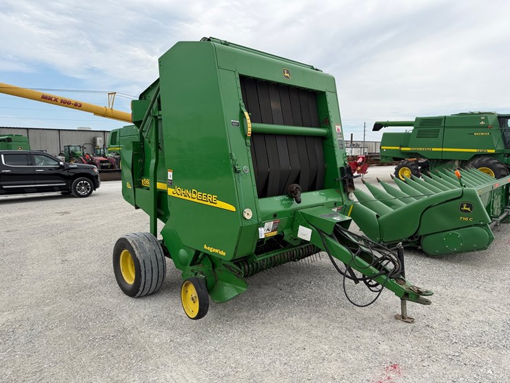 2005-john-deere-567-image-1