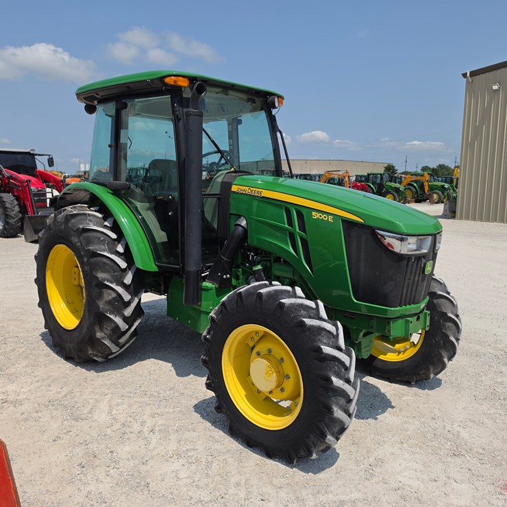 2019 JOHN DEERE 5100E