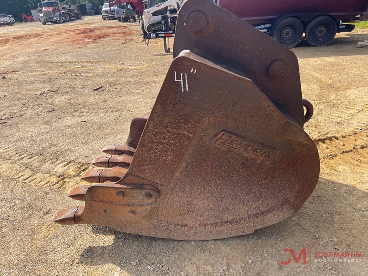 hendrix-41"-tooth-bucket-excavator-attachment-image-6