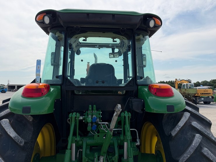 2017-john-deere-6105e-image-22