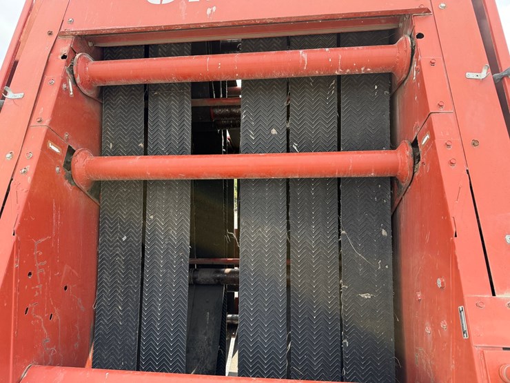 hesston-550-image-3