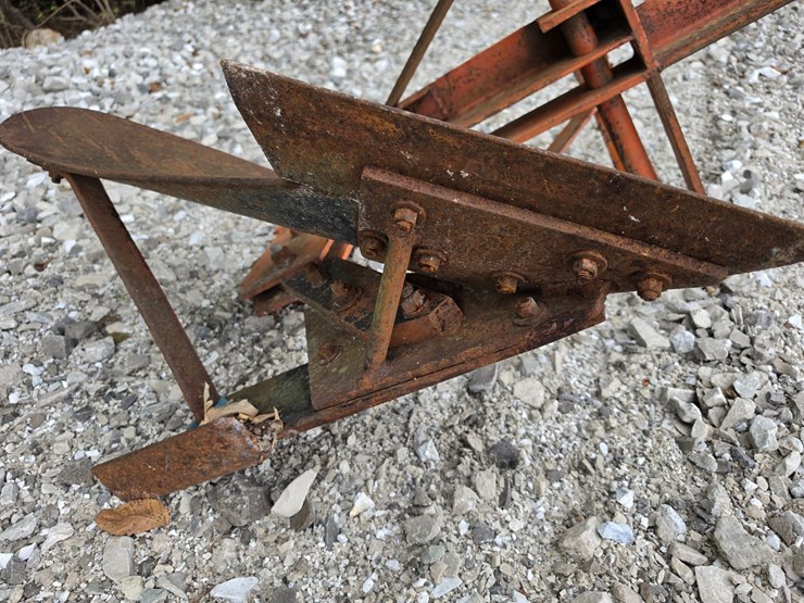 #24163-•-single-bottom-plow-image-10