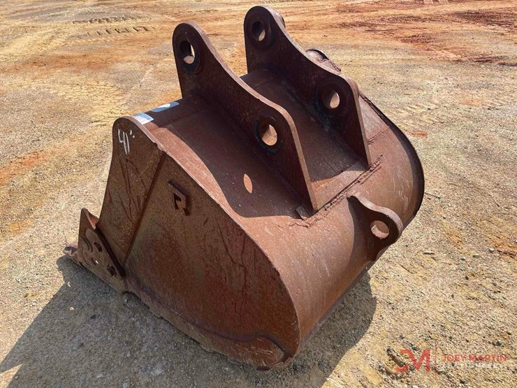 41"-tooth-bucket-excavator-attachment-image-5