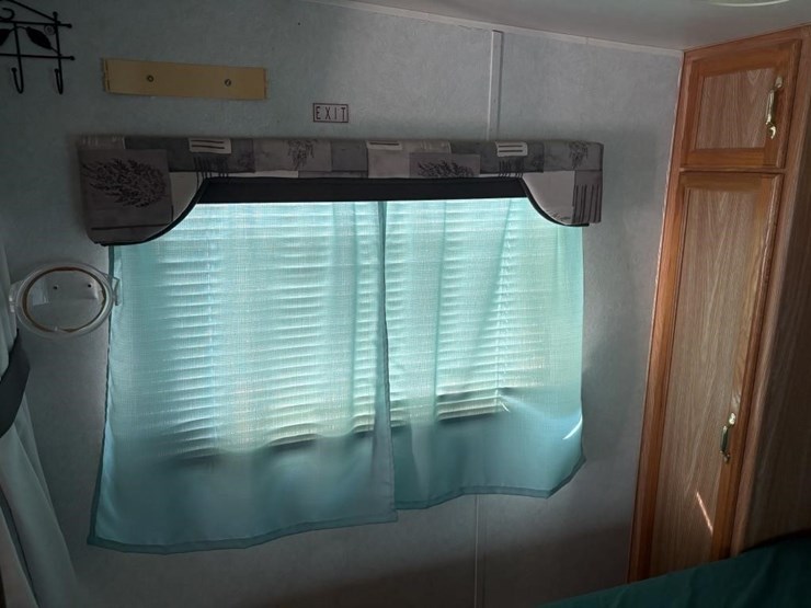 l2--2003-skyl-nomad-camper-image-14