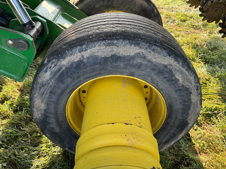 2015-john-deere-db60-image-34