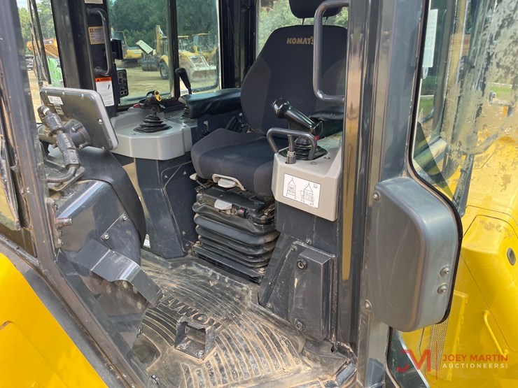 komatsu-d71pxi-24-image-15