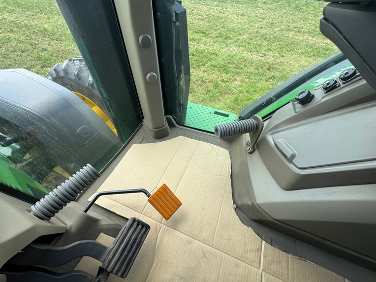 john-deere-8r-370-image-69