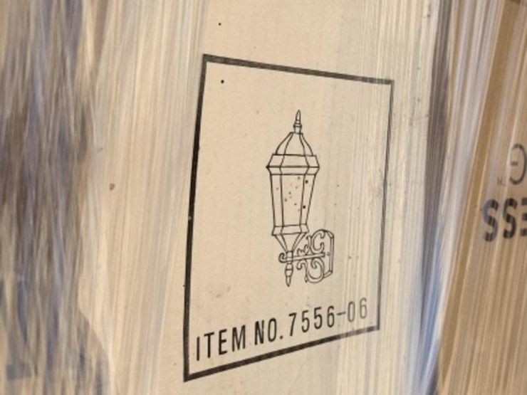 l3---pallet-of-light-fixtures-image-5