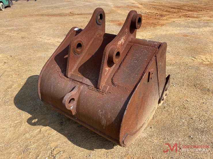41"-tooth-bucket-excavator-attachment-image-3
