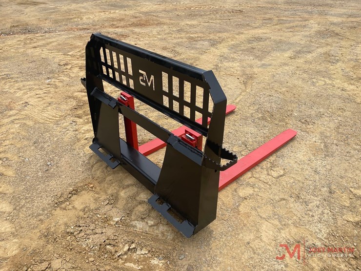 new-m5-48"-forks-skid-steer-attachment-image-3