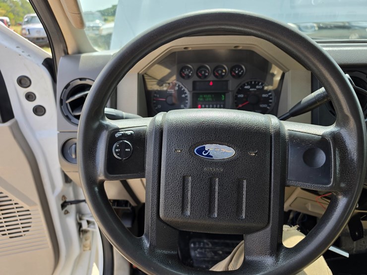 2008-ford-f550-image-41