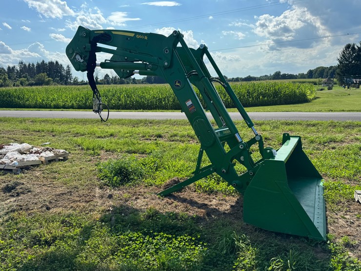 #4013-•-john-deere-660sl-loader-with-bucket-image-6