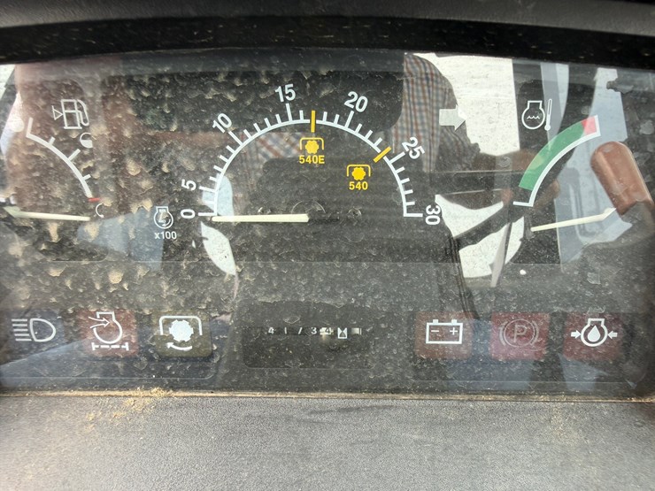1996-john-deere-5200-image-9