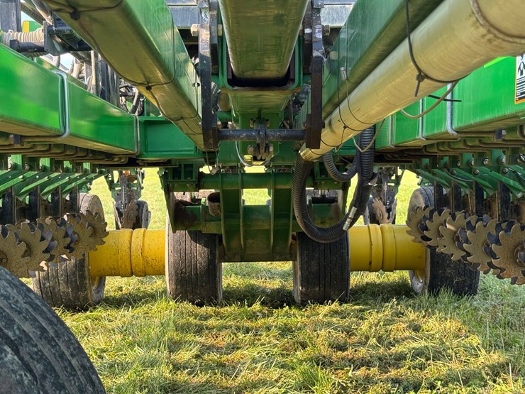 2015-john-deere-db60-image-19