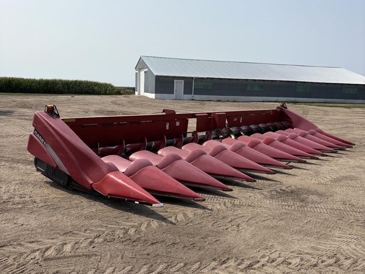 2010-case-ih-3412-image-2