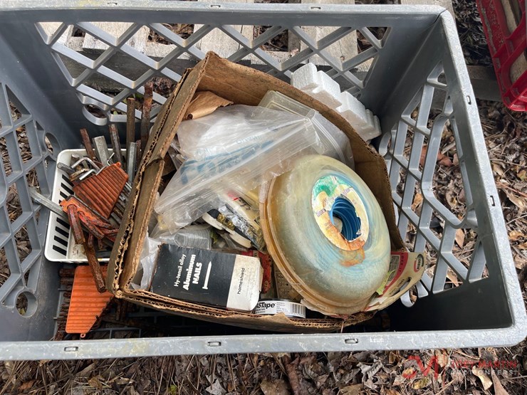 crate-of-misc.-handtools-and-fasteners-image-1