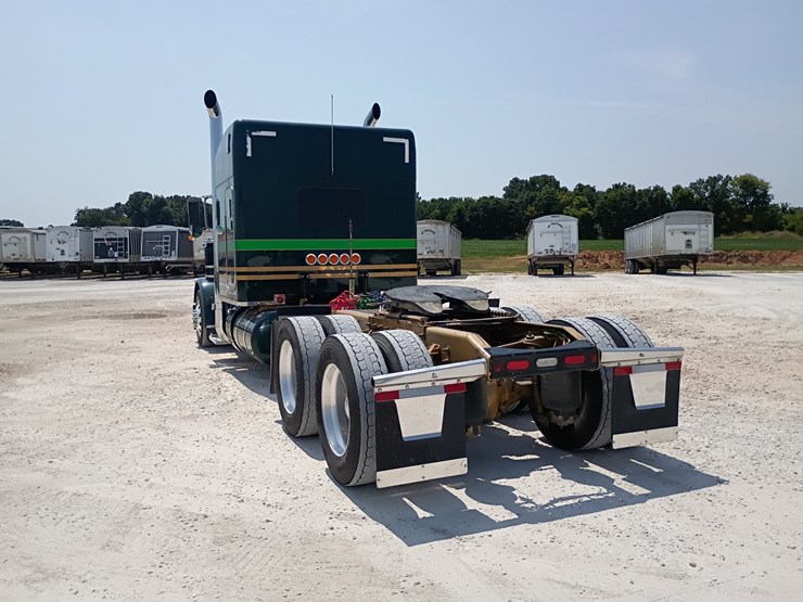 2023-peterbilt-389-image-6
