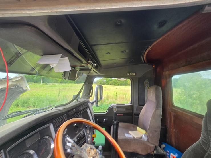 2011-kenworth-t660-image-72