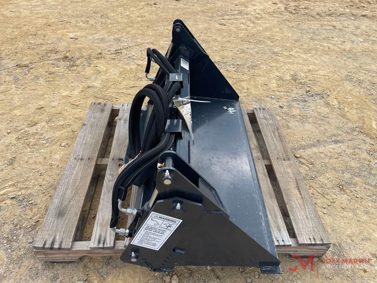 2025-wolverine-48"-4-n-1-bucket-mini-skid-steer-attachment-image-2