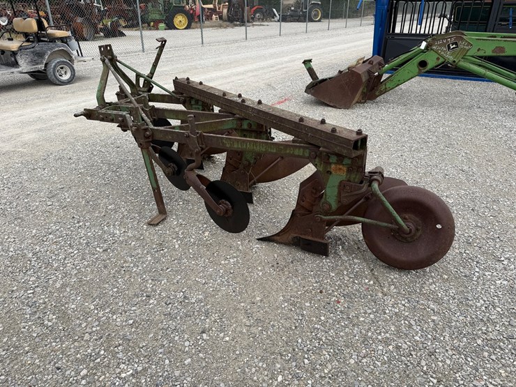 john-deere-810-image-2