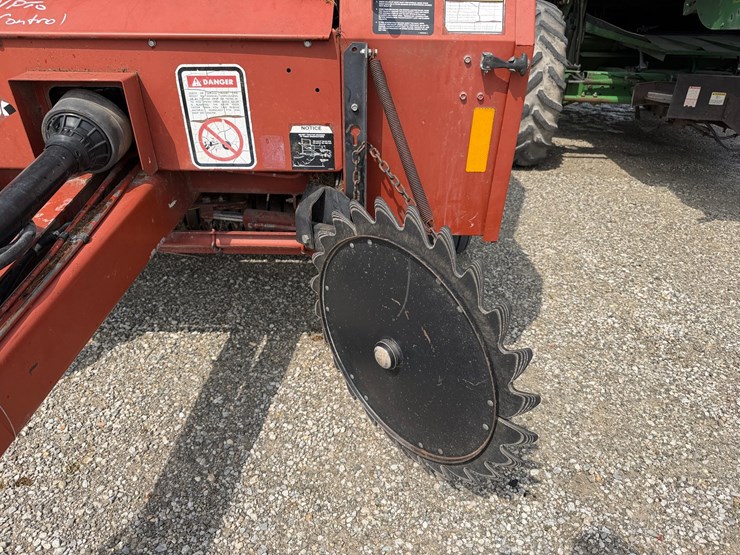 hesston-555t-image-15