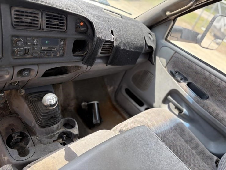 l1---2001-3500-2wd-dodge-flat-bed-image-17