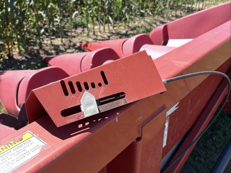 2010-case-ih-3412-image-10