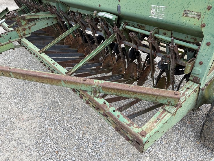 john-deere-8250-image-4