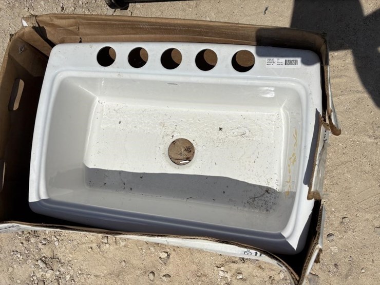 l3---kohler-farmhouse-sink-image-2