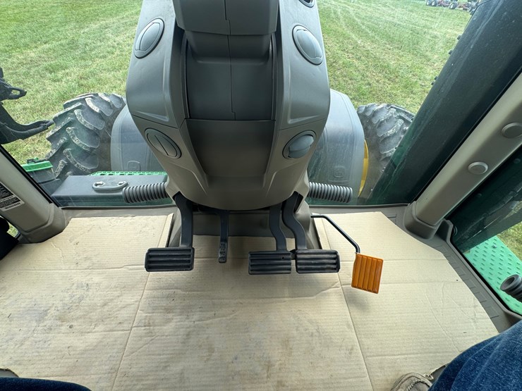 john-deere-8r-370-image-68