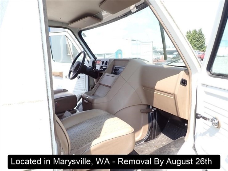 1992-chevrolet-30-image-3