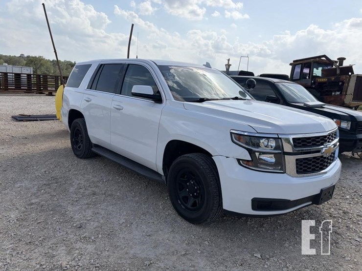 2015-chevrolet-tahoe-image-3
