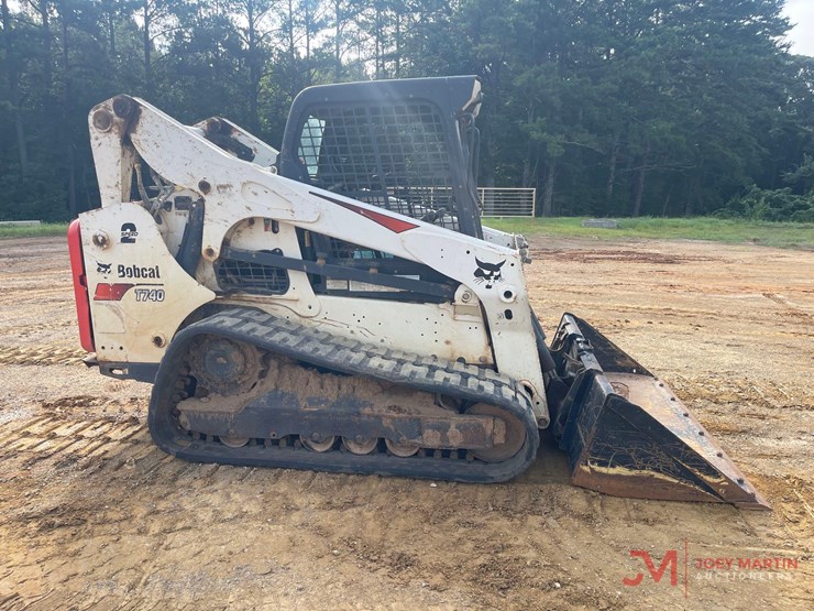 2020-bobcat-t740-image-2