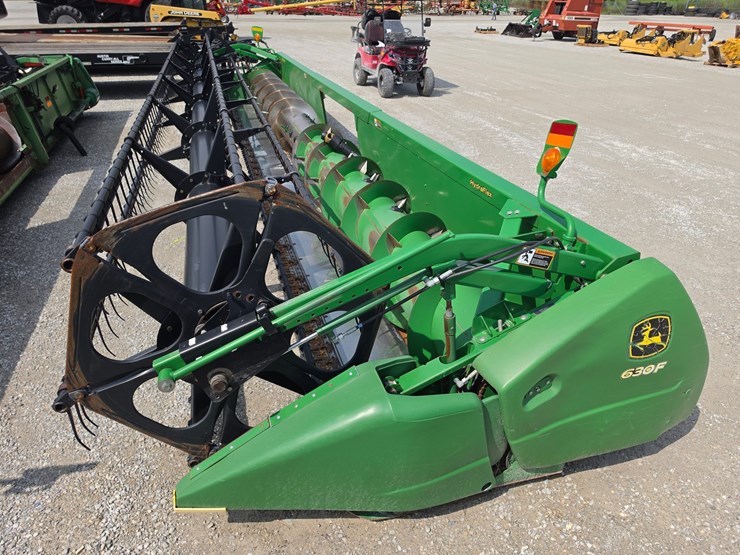 john-deere-630f-image-12