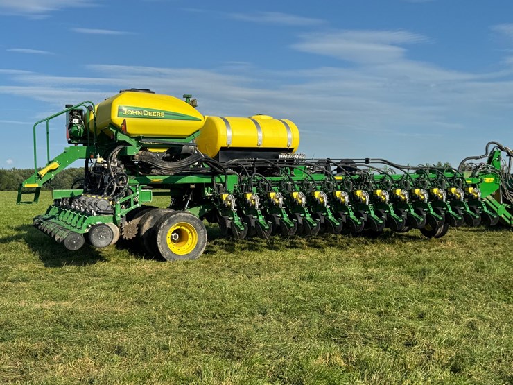 2015-john-deere-db60-image-7