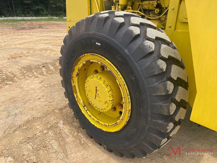 rubber-tire-loader,-sn;-unreadable,-meter-reads-591-hours,-56"-forks,-diesel-engine-image-10