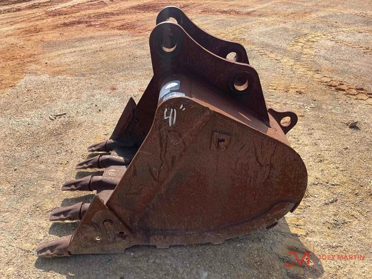 41"-tooth-bucket-excavator-attachment-image-6