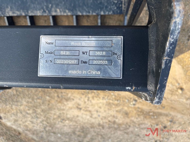 unused-84"-rock-bucket-skid-steer-attachment-image-8