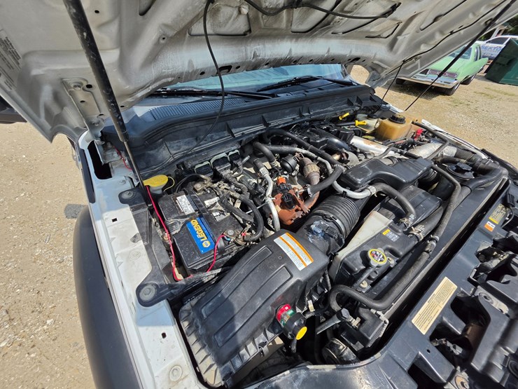 2011-ford-f550-image-24