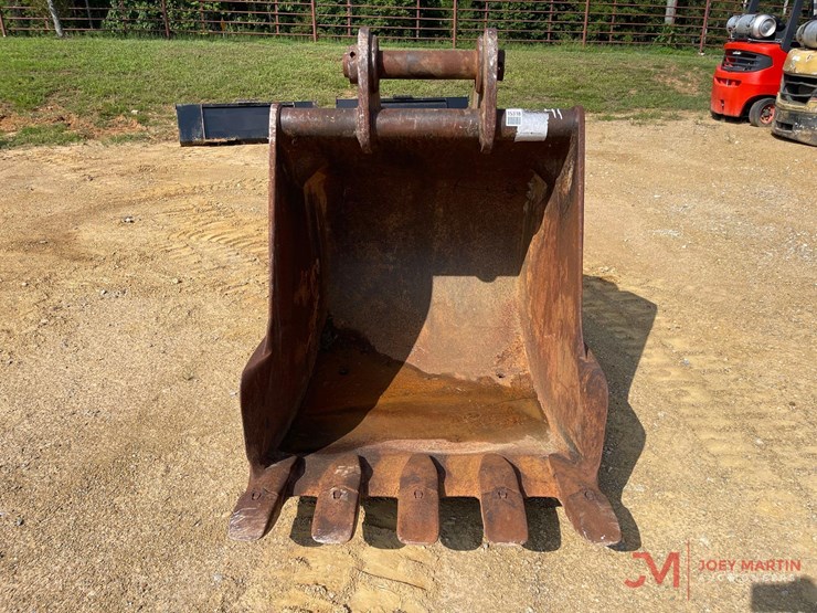 hendrix-41"-tooth-bucket-excavator-attachment-image-8